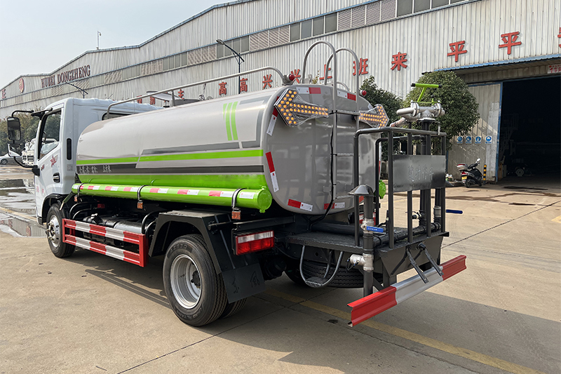 �|�L(f��ng)С������ˮ܇��5����